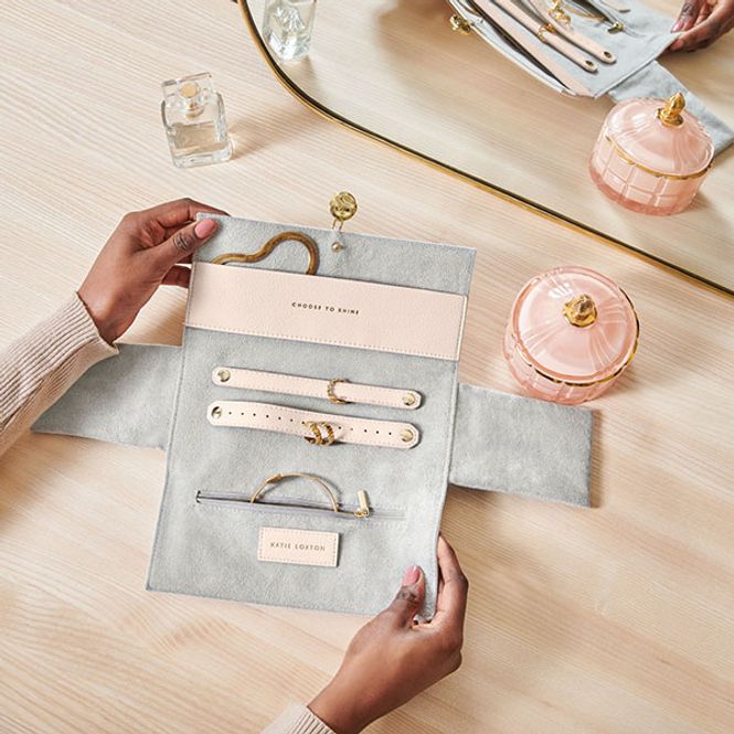 Hovedbilde Reisesmykkeskrin CHOOSE TO SHINE offwhite Katie Loxton 
